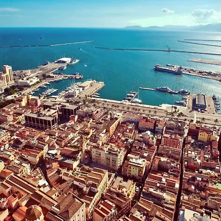 Meigama, Loft With Parking In Historic Center Apartamento Cagliari