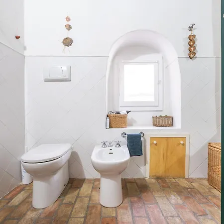 Meigama, Loft With Parking In Historic Center 칼리아리